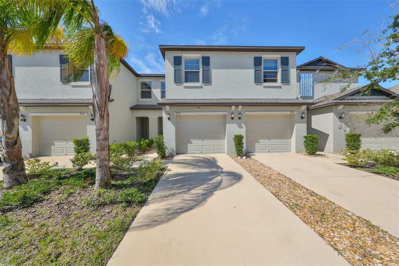 3 bedroom Townhouse at 928 Royal Empress Drive, Glencove At Bay Park, Ruskin — photo 1