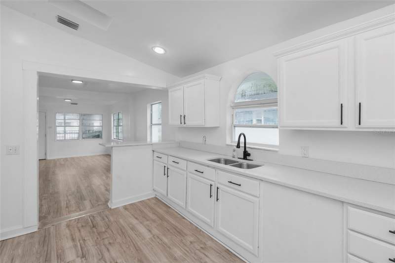 3 bedroom Single Family Residence at 8021 N Edison Avenue, Sinewood, Tampa — photo 3