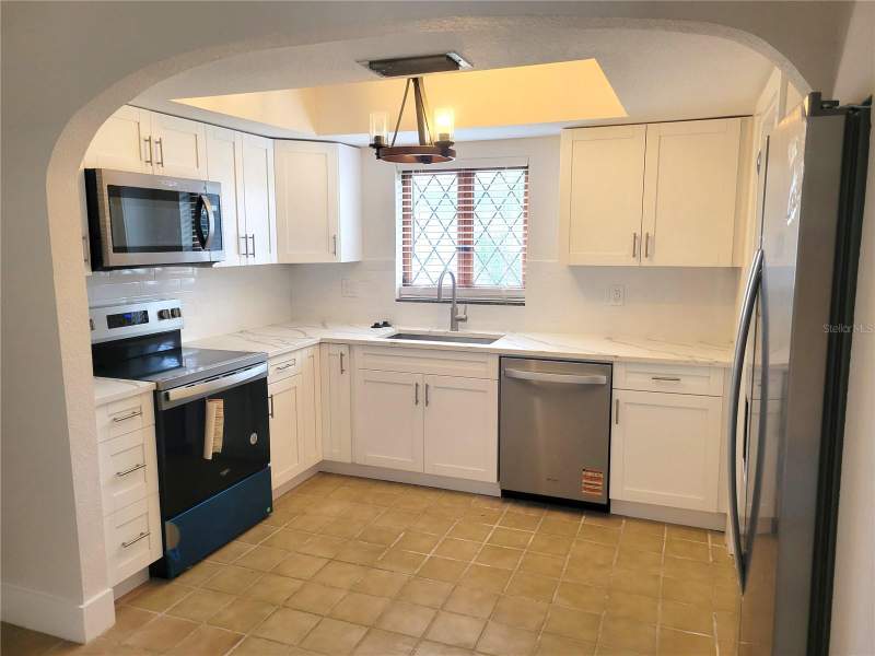 3 bedroom Single Family Residence at 1835 Maryland Avenue, Shoreacres Center, St Petersburg — photo 2