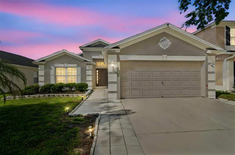 4 bedroom Single Family Residence at 13226 Evening Sunset Lane, South Cove Ph 1, Riverview — photo 1