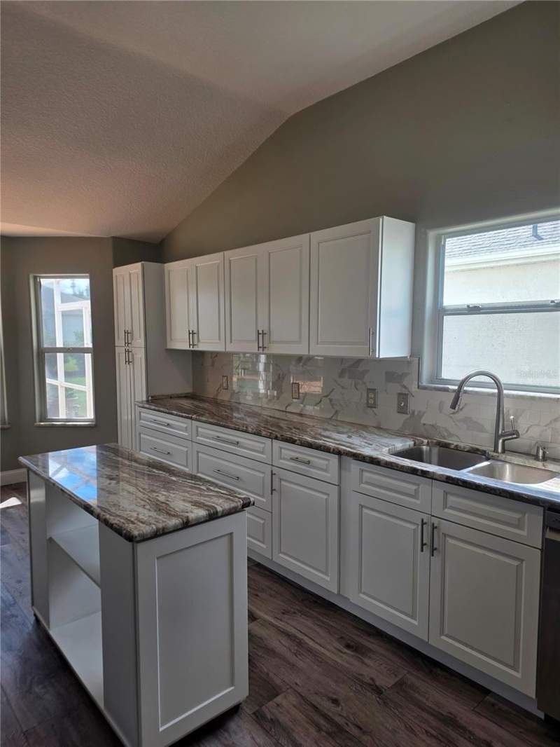 3 bedroom Single Family Residence at 3512 Sterling Street, Villages Of Sumter, The Villages — photo 4