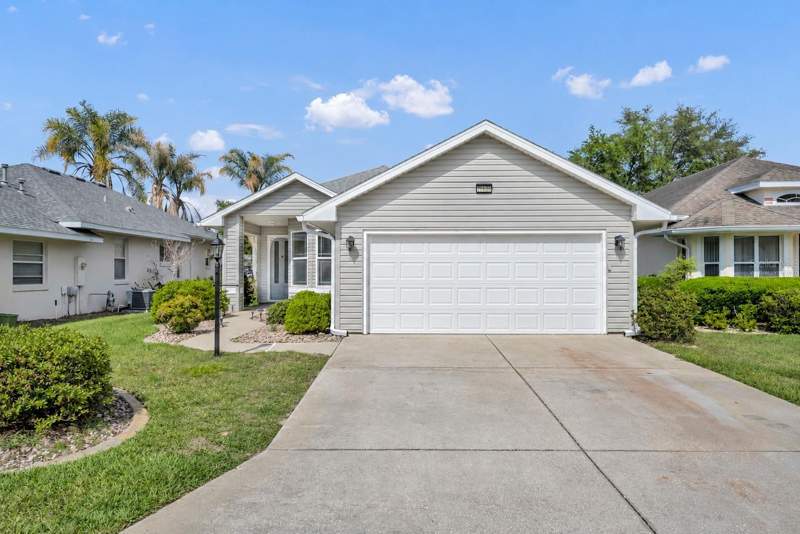 3 bedroom Single Family Residence at 21630 Regency Park Ln, Royal Highlands Ph 01D, Leesburg — photo 2