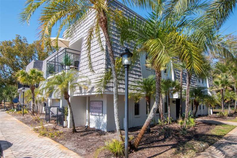 Victoria Palms Condo