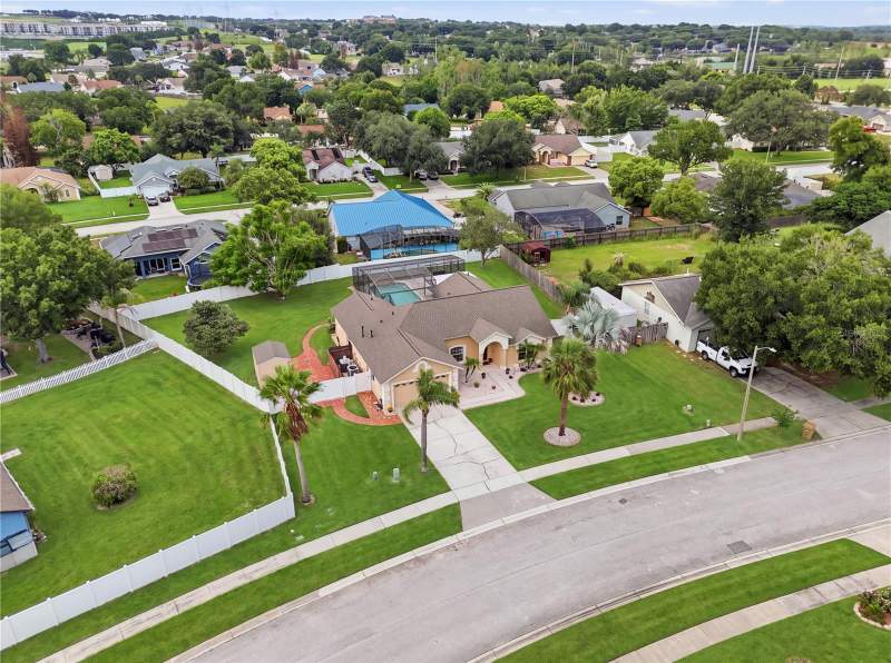 4 bedroom Single Family Residence at 13842 GREATER PINES BOULEVARD, GREATER PINES PH II SUB, CLERMONT — photo 5