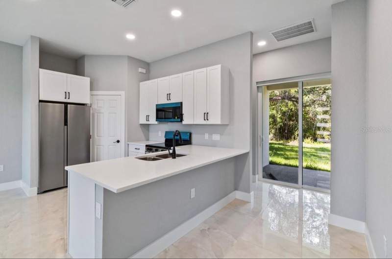 3 bedroom Single Family Residence at 20462 Kenilworth Boulevard, Port Charlotte Sec 019, Port Charlotte — photo 3