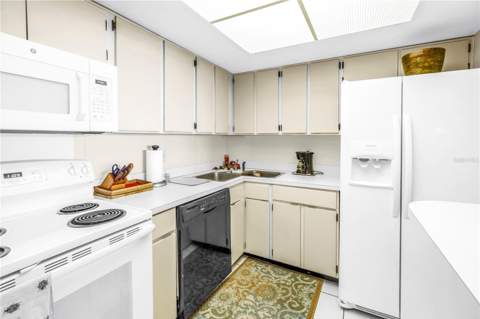 5220 Brittany Drive #1204, St Petersburg FL - photo 20 of 58