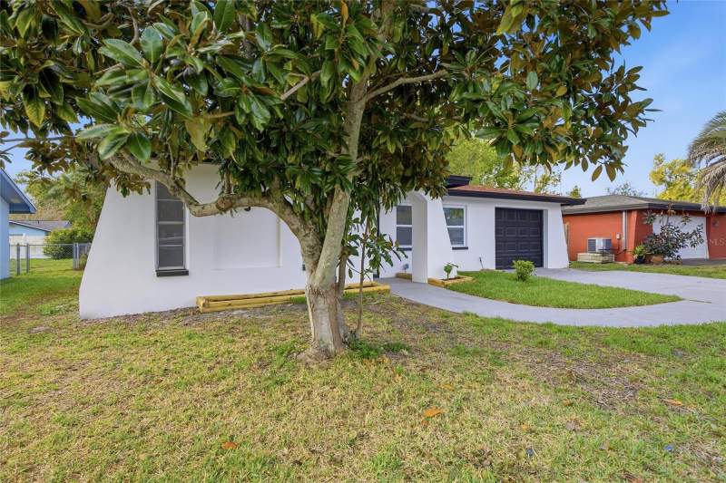 3 bedroom Single Family Residence at 1811 DRIFTWOOD CIRCLE, HARBOR PALMS-UNIT TWO, OLDSMAR — photo 3