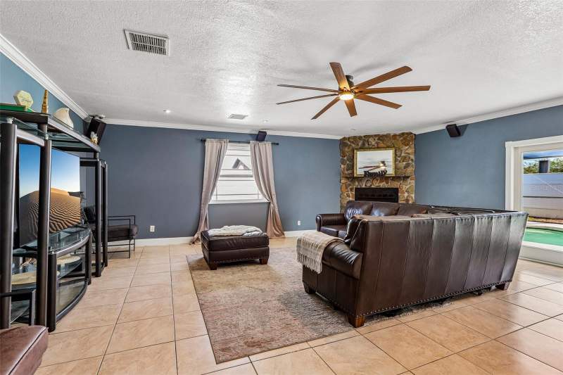 4 bedroom Single Family Residence at 1009 Coolwood Place, Heather Lakes Unit 03, Brandon — photo 4