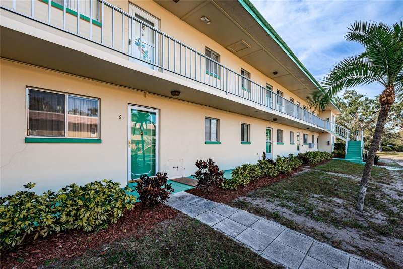 2001 GREENBRIAR BOULEVARD #6