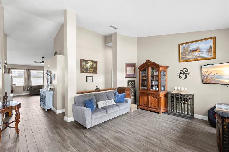 4 bedroom Single Family Residence at 4038 Lithia Ridge Boulevard, Ranch Road Groves, Valrico — photo 3