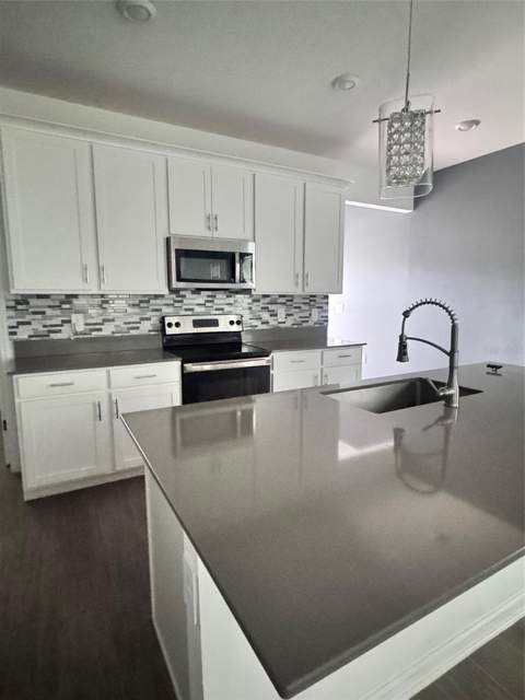 1563 Cross Prairie Parkway, Kissimmee FL - photo 9 of 54