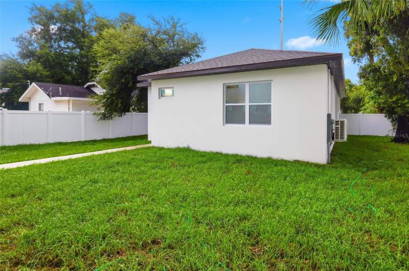 4 bedroom Single Family Residence at 926 11th Avenue, Greenwood Park, St Petersburg — photo 5