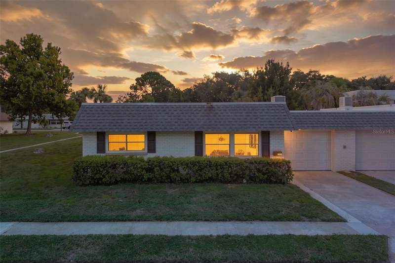 2 bedroom Condominium at 908 Cara Drive #908, Rothmoor Estates Condo, Largo — photo 2