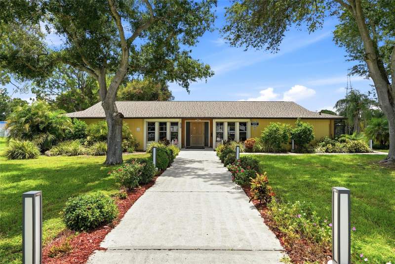 2 bedroom Manufactured Home at 8819 Sheldon West Drive, Sheldon West Mh Community, Tampa — photo 5