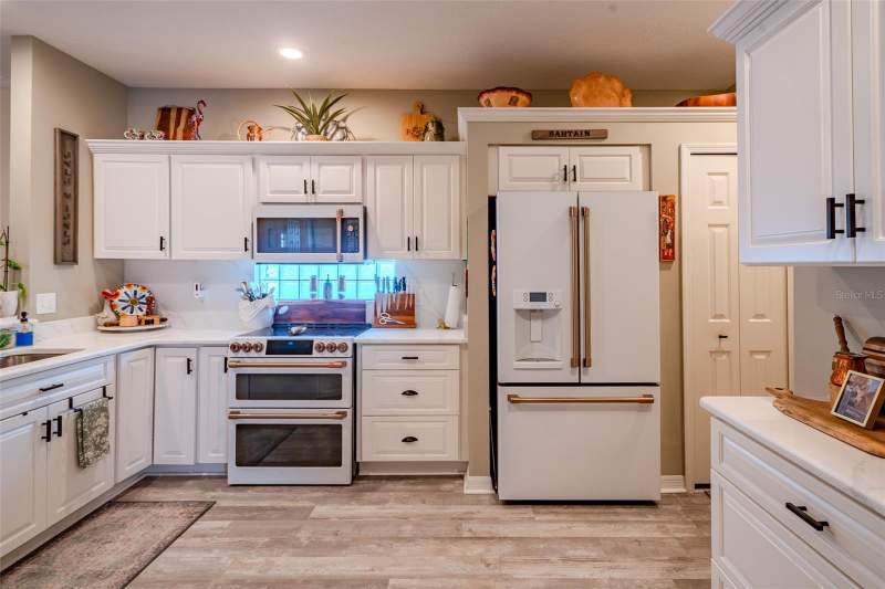 2 bedroom Single Family Residence at 8027 Saint Andrews Way, Country Club Of Mount Dora Phase 11-7, Mount Dora — photo 4