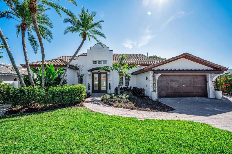 4 bedroom Single Family Residence at 755 116th Avenue, Capri Isle, Treasure Island — photo 2