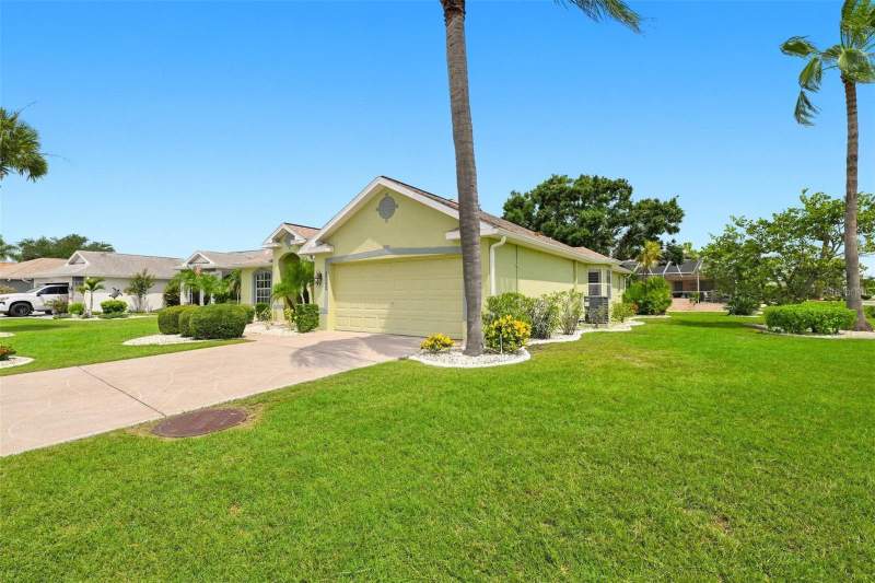 4 bedroom Single Family Residence at 2242 W Del Webb Boulevard, Sun City Center Unit 163, Sun City Center — photo 3