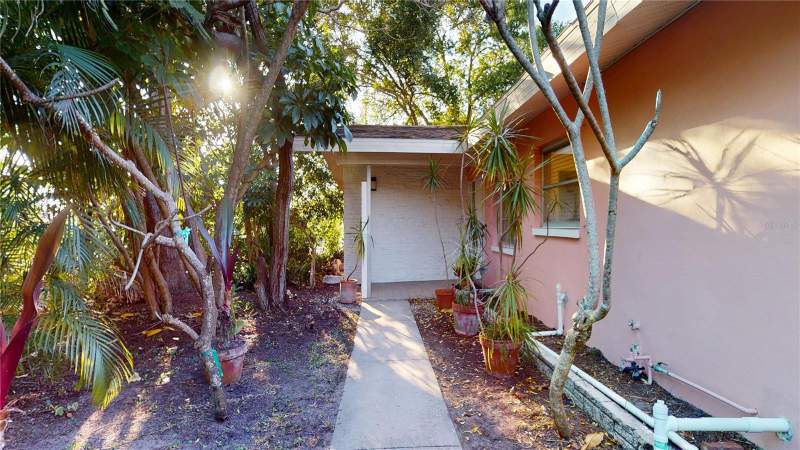 3 bedroom Single Family Residence at 1546 Belleair Road, Clearwater, Clearwater — photo 2