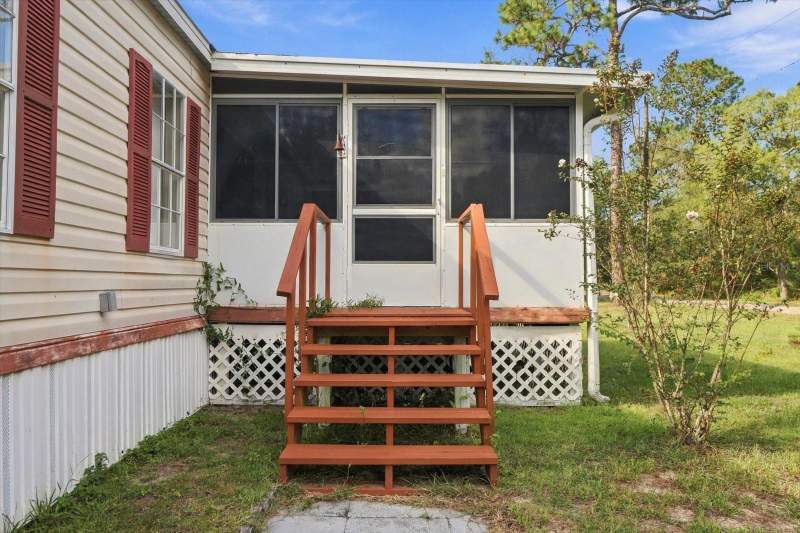 3 bedroom Manufactured Home at 10259 W Ohio Drive, Holiday Heights Unit 02, Crystal River — photo 5