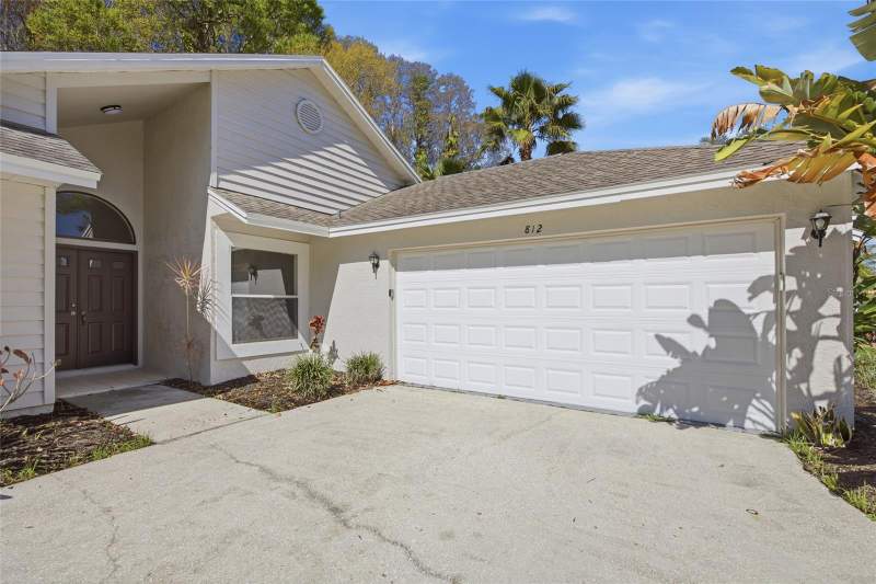 3 bedroom Single Family Residence at 812 Crestridge Drive, Fieldstone Village At Woodfield, Tarpon Springs — photo 2