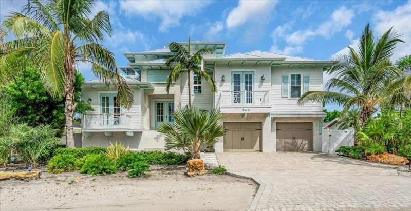 9 bedroom Single Family Residence at 149 McKinley Drive, Lido Beach Div B Resub, Sarasota — photo 1