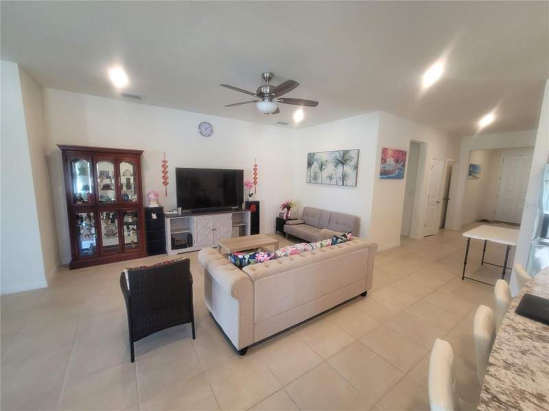 4 bedroom Single Family Residence at 7238 Steer Blade Drive, Silverado Ranch, Zephyrhills — photo 2