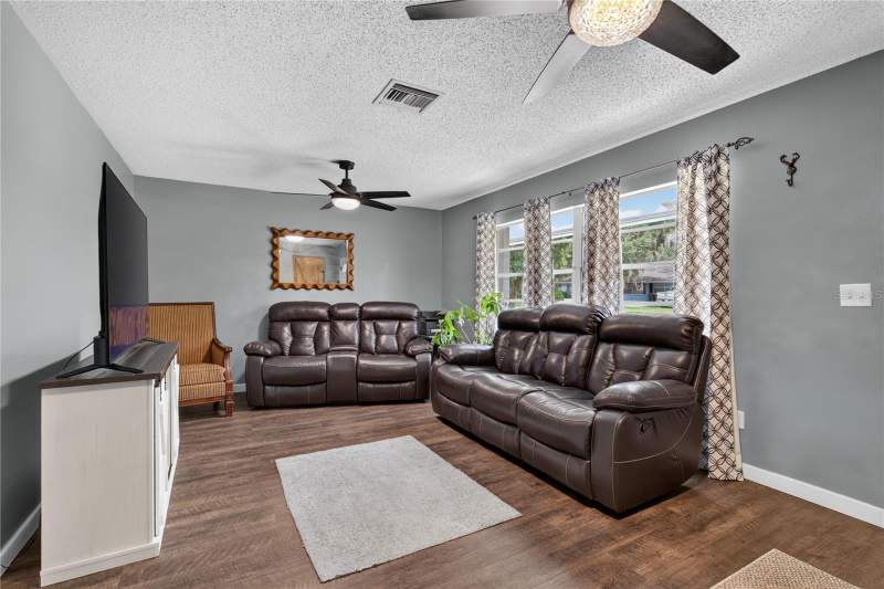 2 bedroom Single Family Residence at 555 Winogene Ave, Umatilla North Umatilla, Umatilla — photo 4