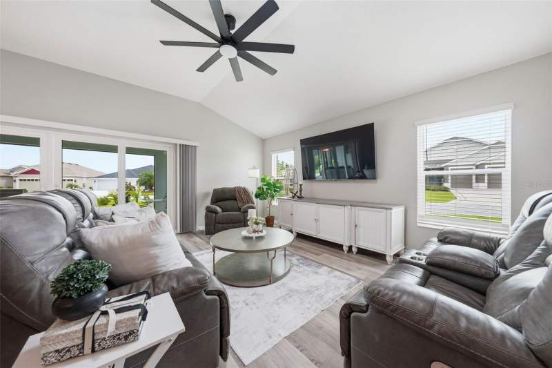 3 bedroom Single Family Residence at 2006 Oppenheimer Court, The Villages, The Villages — photo 4