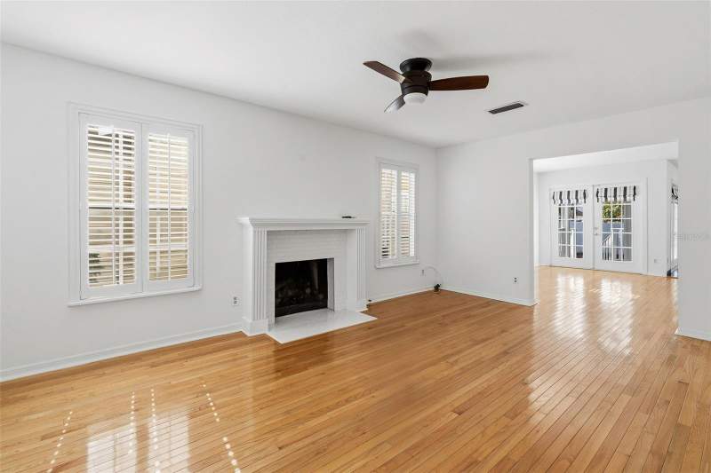 4 bedroom Single Family Residence at 325 17TH AVENUE, M & J SUB, ST PETERSBURG — photo 5