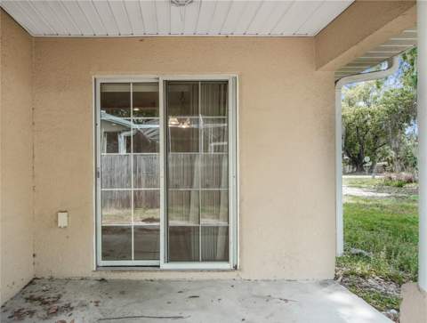 305 W Fountain Street, Fruitland Park FL - photo 15 of 38