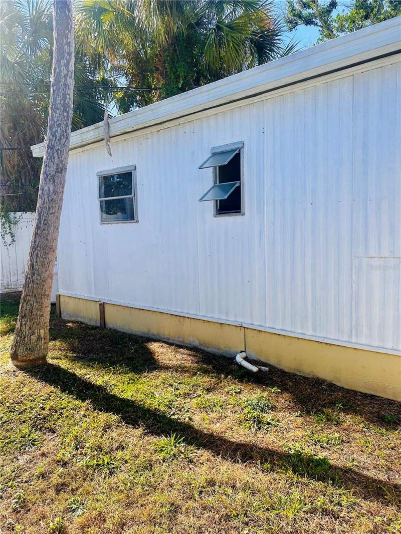1 bedroom Mobile Home at 8630 42 Nd Place #14, Seahorse Mobile, St Petersburg — photo 2