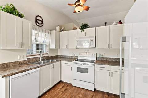 7637 Balharbour Drive, New Port Richey FL - photo 15 of 34