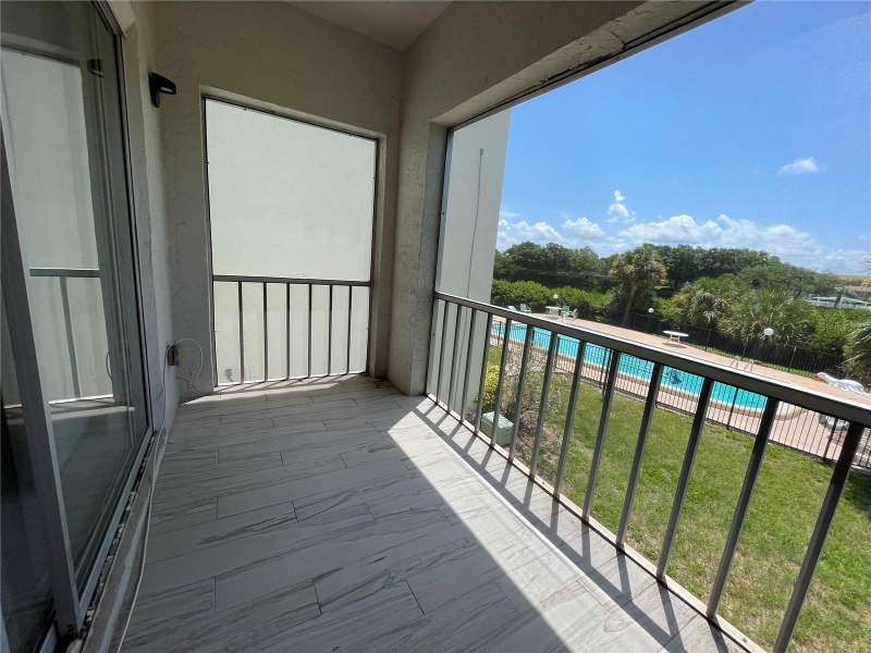 1 bedroom Half Duplex at 1860 Massachusetts Avenue #214, Regency Condo The, St Petersburg — photo 4