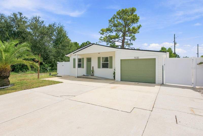 2 bedroom Single Family Residence at 7030 Colfax Drive, Temple Terrace, Port Richey — photo 2