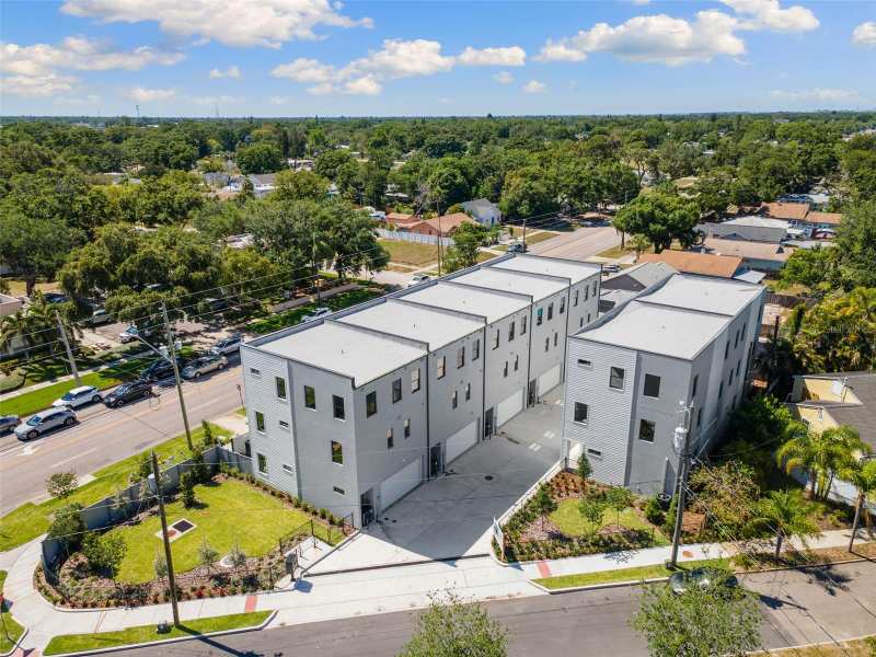 3 bedroom Townhouse at 2211 16th Street, Greenwood Twnhms, St Petersburg — photo 1