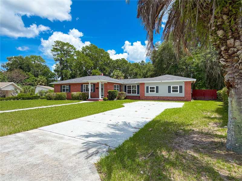 3 bedroom Single Family Residence at 709 NW Palm Drive, Gwen Lake Estates Sub, Lake City — photo 1