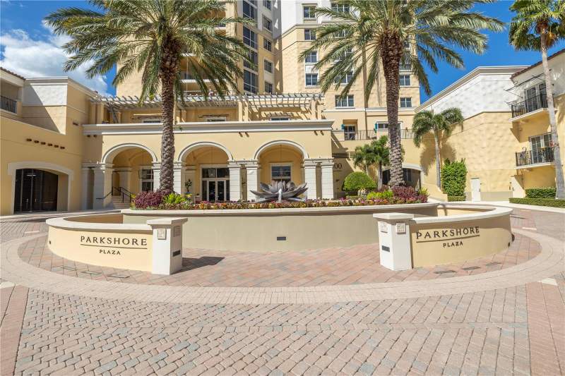 Parkshore Plaza Condo