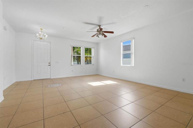 4 bedroom Single Family Residence at 2830 Paynes Prairie Circle, Heritage Lakes Ph 2, Kissimmee — photo 2