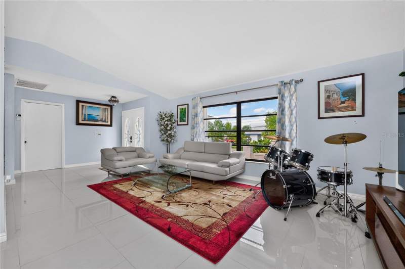 3 bedroom Single Family Residence at 137 Dowling Avenue, Port Charlotte Sec 006, Port Charlotte — photo 5