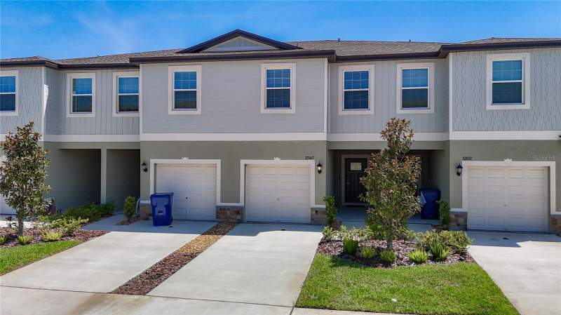 3 bedroom Townhouse at 32067 Spiceberry Street, Mirada Prcl 8C, San Antonio — photo 2
