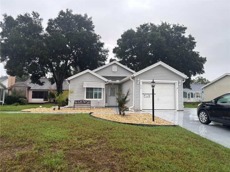 2 bedroom Single Family Residence at 529 Alcazar Court, Lady Lake Orange Blossom Gardens Unit 17A, Lady Lake — photo 1