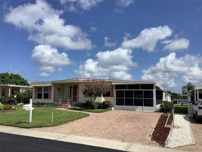 3 bedroom Mobile Home at 269 Salem Avenue #9, Lake Tarpon Mobile Home Village, Palm Harbor — photo 3