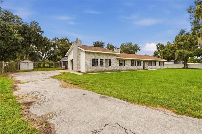 5 bedroom Single Family Residence at 2925 McGee Road, Plant City, Plant City — photo 4