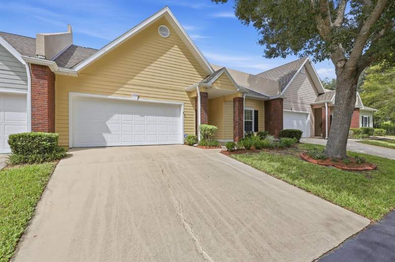 3 bedroom Townhouse at 10538 NW 28th Lane, Williamsburg At Meadowbrook, Gainesville — photo 4