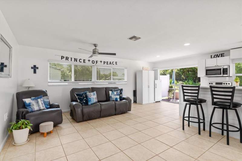 3 bedroom Single Family Residence at 18579 Robinson Avenue, Port Charlotte Sec 037, Port Charlotte — photo 5