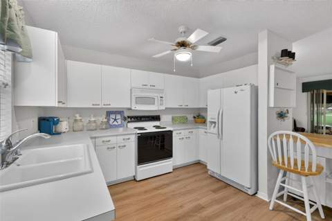 1436 W Schwartz Boulevard, Lady Lake FL - photo 6 of 24