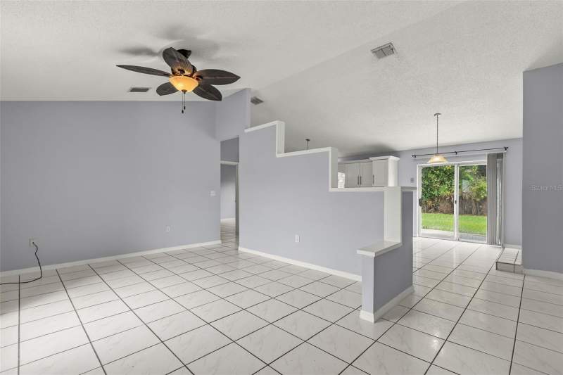 3 bedroom Single Family Residence at 217 Churchill Court, Poinciana Village 2 Nbhd 1, Kissimmee — photo 4