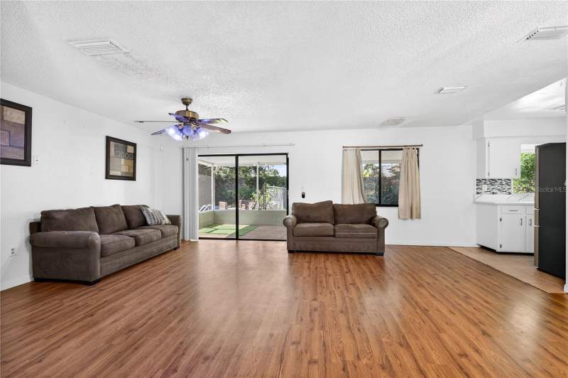 3 bedroom Single Family Residence at 3303 Foxboro Court, Mount Dora Village Grove Unit 01, Mount Dora — photo 5