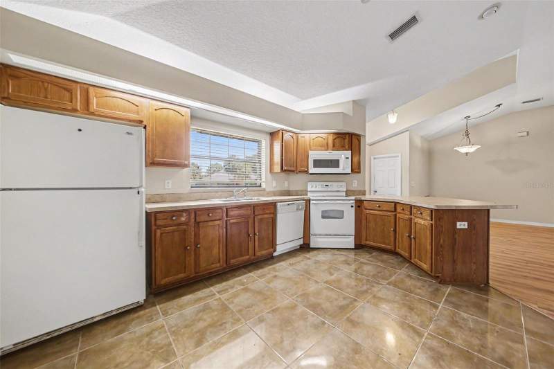 3 bedroom Single Family Residence at 4750 ABACO DRIVE, TAVARES GROVES AT BAYTREE PH 02 LT 71 PB, TAVARES — photo 5