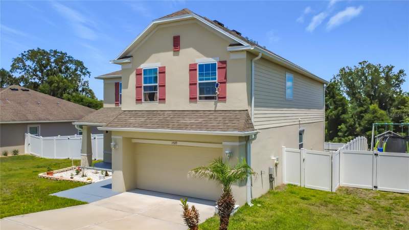 5 bedroom Single Family Residence at 15523 GEMINI DRIVE, KNIGHT LAKE ESTATES, MASCOTTE — photo 2